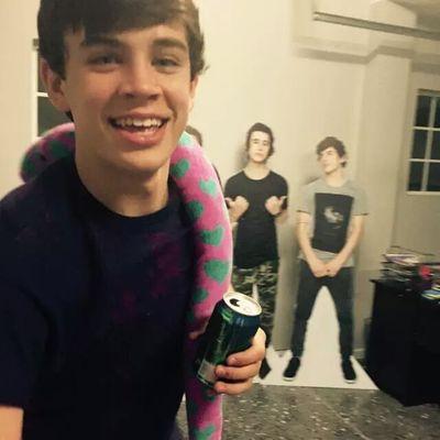 DontFol16512913's profile picture. dont follow me follow @HotzForDallas cause she gave you this free follow