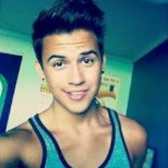 LucasLewan09's profile picture. Fútbol y nada mas....♥ Lateral derecho en Defensores de Balverdi.