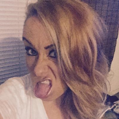 Julie39172516's profile picture. 