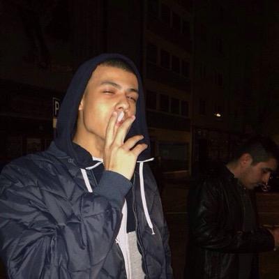 becarteel's profile picture. não existe amor em