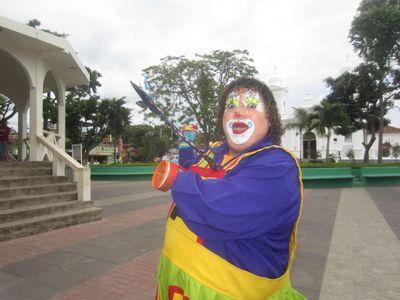 Chimbombin Electrico panza de Hule payaso profesional Salvadoreño de Corazón cuenta oficial