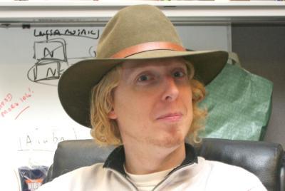 Open Source advocate, built Online Communities since 1989, and all-around Nerd! (Oh, and cats lover)

@chris@zteo.com