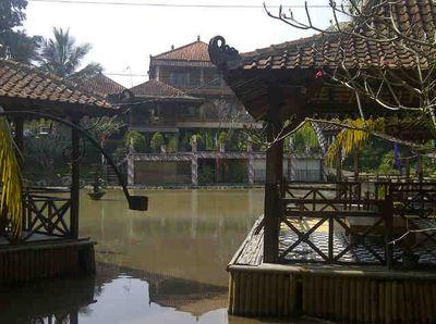 meutiasoefjan's profile picture. 