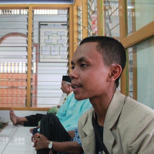 Muslim | Madridista | SMAN 1 Puri '12 | TF UGM '12 | Al-Barokah Yk '14 | KAGAMA '16 | ayo berteman :)