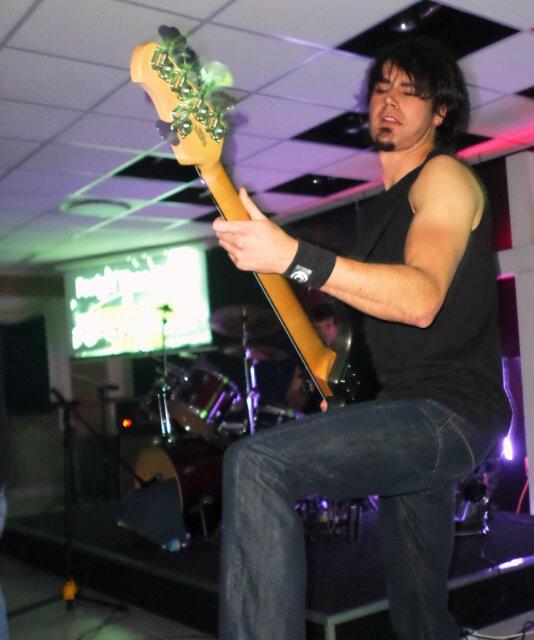 Student at Tuks. Bassist for Forfeit Thee Untrue. Koel en kalm \m/
