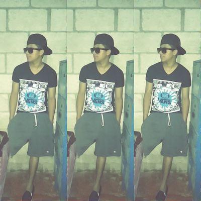 18 años! Me gusta el REGGAE & EL RAP ♬ ♥ Tu solo #SeguimeYTeSigo!!   ♥ILOVEYOU-RAP♥ Los momentos mas maravillosos los paso con ella ♥