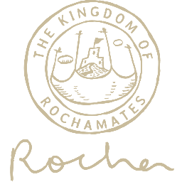 Rocha 8月のロチャは女王アイテムが充実してます ロチャブルーの王冠ブローチに女王のかつらポーチ 8 16 21お銀座のお三越でお待ちしておりますわ ポーチ かつら 銀座 三越 女王 王冠 ロチャ Rocha デザビレ