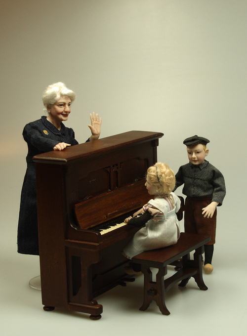 dhminiatures's profile picture. 