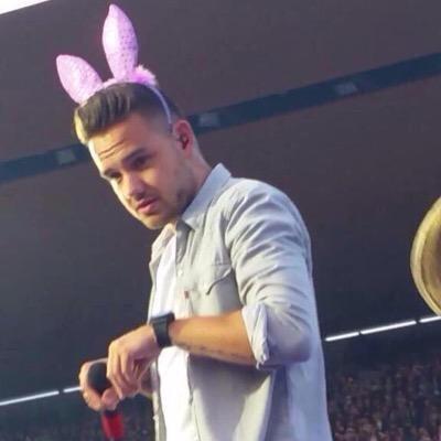 follow @lubricantlouis because it means a lot and doesn't hurt you to add one more person to your follow list (✿◠‿◠)