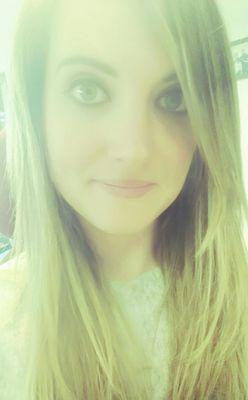 SiomhaM's profile picture. Oifigeach Tionscadail don Scéim 'Gaelbhratach'
Cailín, múinteoir, iníon, deirfúir.
Is le duine éigin eile i gconaí na tuairimí seo..!