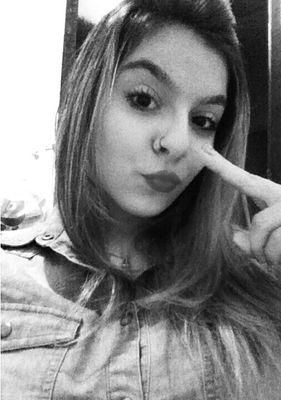 Seja leve, seja breve, e quando passar por aqui por favor me leve.