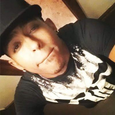 hip hop dancer. father to two little girls. full time worker. love life. always on top.