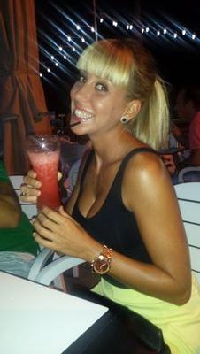 sarasaryta22's profile picture. 