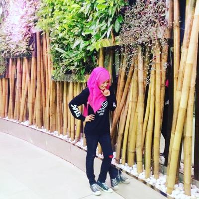 Malay+Chinese+Siamese Mix | Zodiac: Scorpion | Blood Type: B | Habit: I do bite people, like seriously!