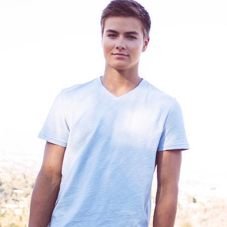 Peyton Meyer Fan is a fan site dedicated to bringing you the latest on the talented @peytonmeyer9. We are NOT Peyton. | Ran by Frederick