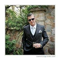 I'm an ambitious salesman/ businessman. I'm a proud dad! I'm a lover of comedy, music, motorsport and football!