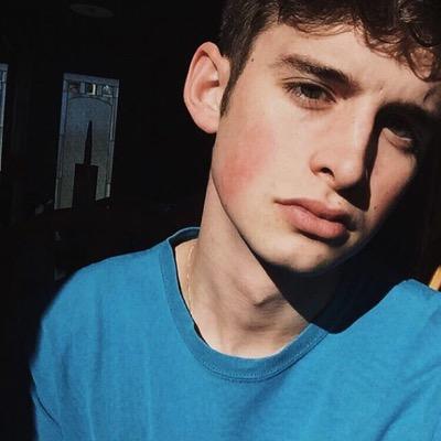 joeyasbutts's profile picture. @joeykidney likes butts, deal with it.