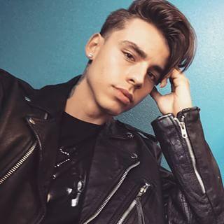 bryanrpgtvl's profile picture. lotus // 21 ans