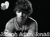 Hey guys!! this twitter is basically one BIG hug to our main man @joejonas ♥