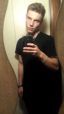 cedleb57's profile picture. Judoka,Footballeur ,aime les sortis entre potes