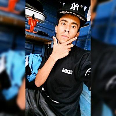 Mais uma dia a gente acorda e descobre que tem uma vida inteira pela frente !