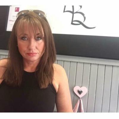 clumsy_katiekoo's profile picture. Loves to Shop, Dance, drink champagne & go to the the gym now and then, very gullible & and dangerously clumsy..... doing ok, upwards!!