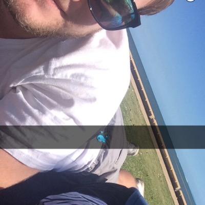 Pique_95's profile picture. 21, Football, Friends, Fun, Family, Chelsea Football Club! ⚽️