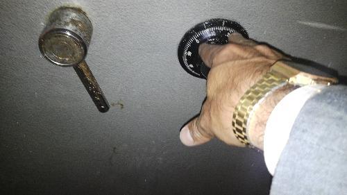 AlejLondero's profile picture. Tweets are my own, and frequently related to #contemporaryart #artcollecting ג'ון מיינרד קיינס