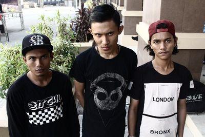 whatever punk rock since 2014. @tadabudiman @RezaFN45 @LuthfyRT CP: @MuhamadDwiYR ☎ +62896 5003 1909