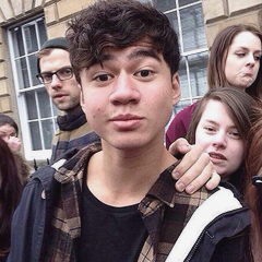 follow @memesmalum and tweet him a picture of a dog for a solo dm with @nialovelis!!