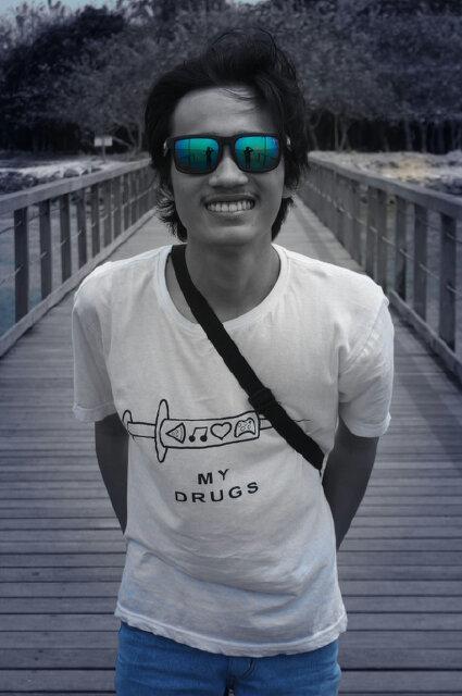 RikzanH's profile picture. ???