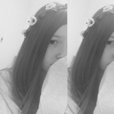 nadinesampsonn's profile picture. just a shitty depressed teenager,