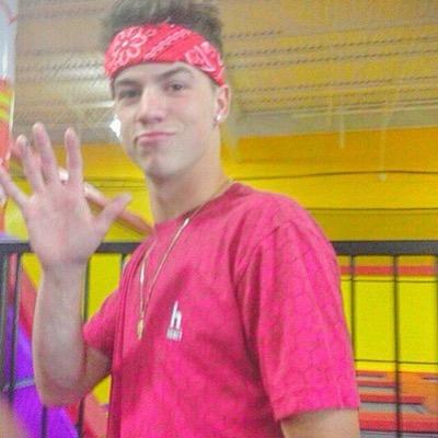 omfgtaycaniff's profile picture. i absolutely love taylor caniff