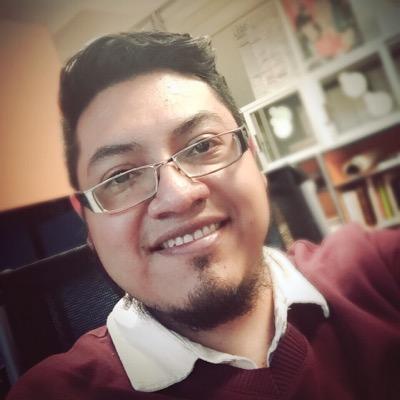 Profesor especializado en educación a distancia, me interesa la tecnología.