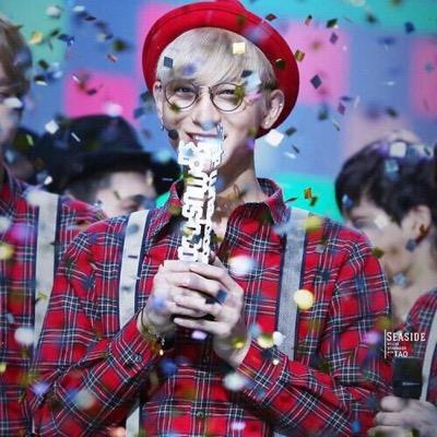 please follow @chloexnikole ! will follow back if exo got7 or bts. :)