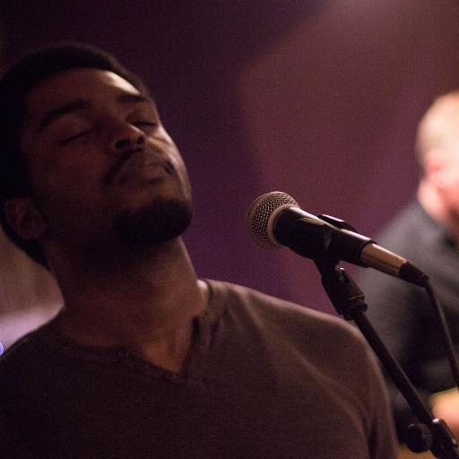 Maths & physics tutor by day, Musical soul by...every other possible moment. And doing it all on crutches. :-D