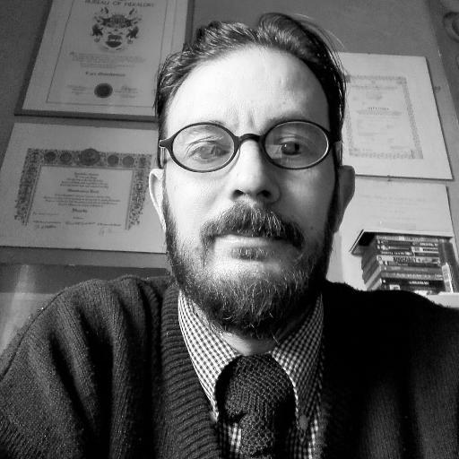 LucaGiambonino's profile picture. Poeta, Saggista, Scrittore, Insegnante di Sostegno. Insomma il tipico esempio d'intellettuale d'altri tempi senza quattrini.