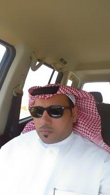 محب للثقافة ومتذوق للشعر ولدي مساحة للرأي والرأي الآخر.