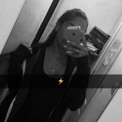 delphine_str's profile picture. 