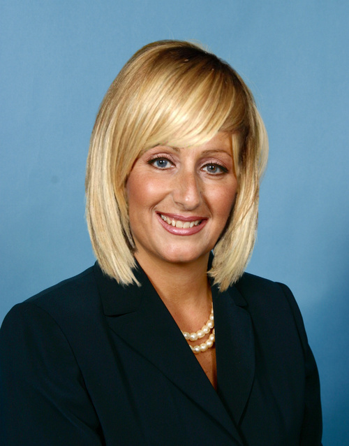 SUMMER958's profile picture. Realtor, Interior Decorator, Scuba Diver, Tennis Player, and sun seeker.