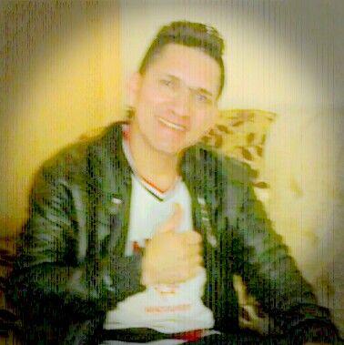 lucha x tus sueños vive el momento como si fuera el ultimo dia de tu vida y disfruta ,,,,,