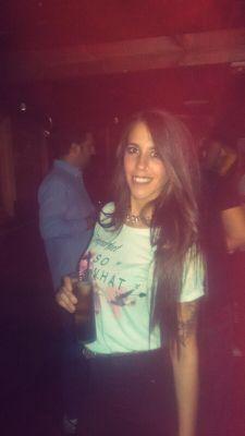 moyita_7's profile picture. Vale la pena luchar por lo q uno sueña!!  Te invito a sonreír....yo pago!