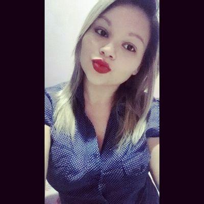 Sou pessoa de dentro pra fora. Minha beleza está na minha essência e no meu caráter. Acredito em sonhos, não em utopia. Mas quando sonho, sonho alto.