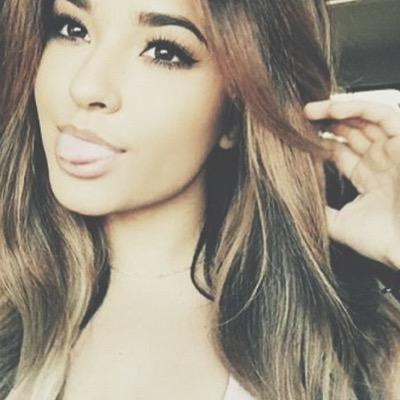 Idfwbecky's profile picture. what do you even bio