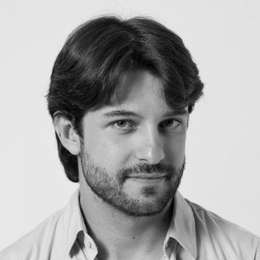 Disfrutando cada día de la tecnología desde un enfoque creativo. CEO de @clouddistrict