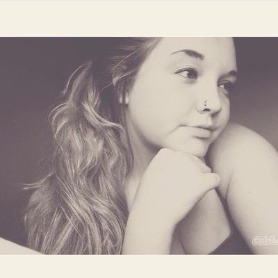 Proud Canadian, Freshman, 14 years old , Traveling gives me peace! Snapchat - Graciexo01