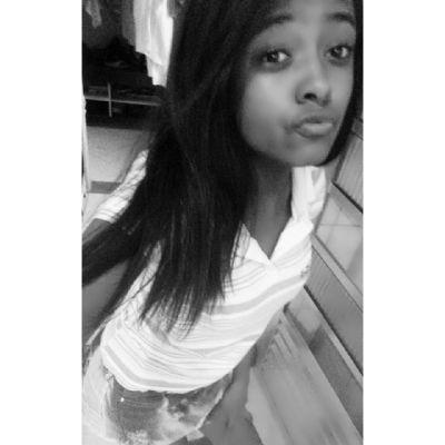 mandyRibeiro3's profile picture. 