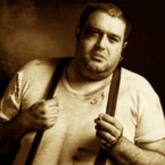 agilegigi's profile picture. So’ programmatore co’ ddu’ cojoni cosí.