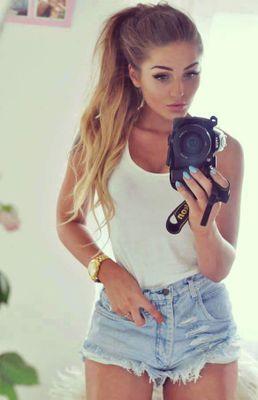 IcayMais's profile picture. Writer. Dreamer.