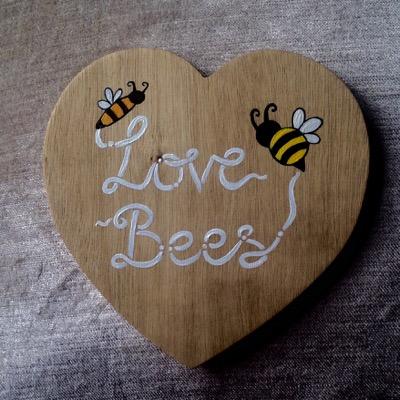 Bee themed products handmade & handfinished. Support all kinds of bees inc #BrentfordFC insta/ebay: lovebees_dt https://t.co/bMuWSz4QqP